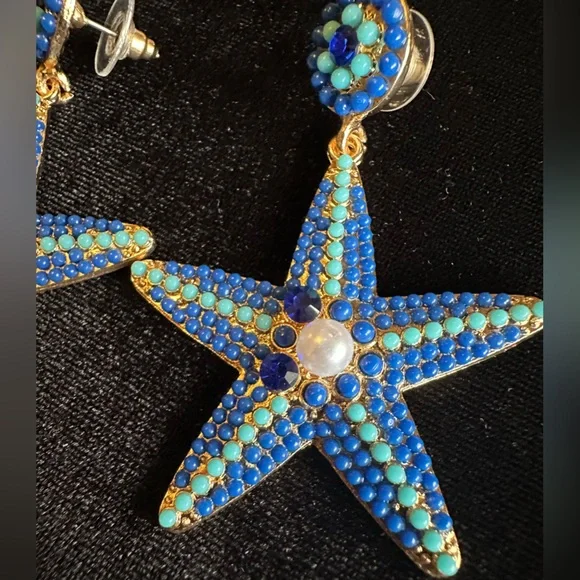 Beautiful blue beachy drop jeweled light weight earrings 💙 - Picture 4 of 12